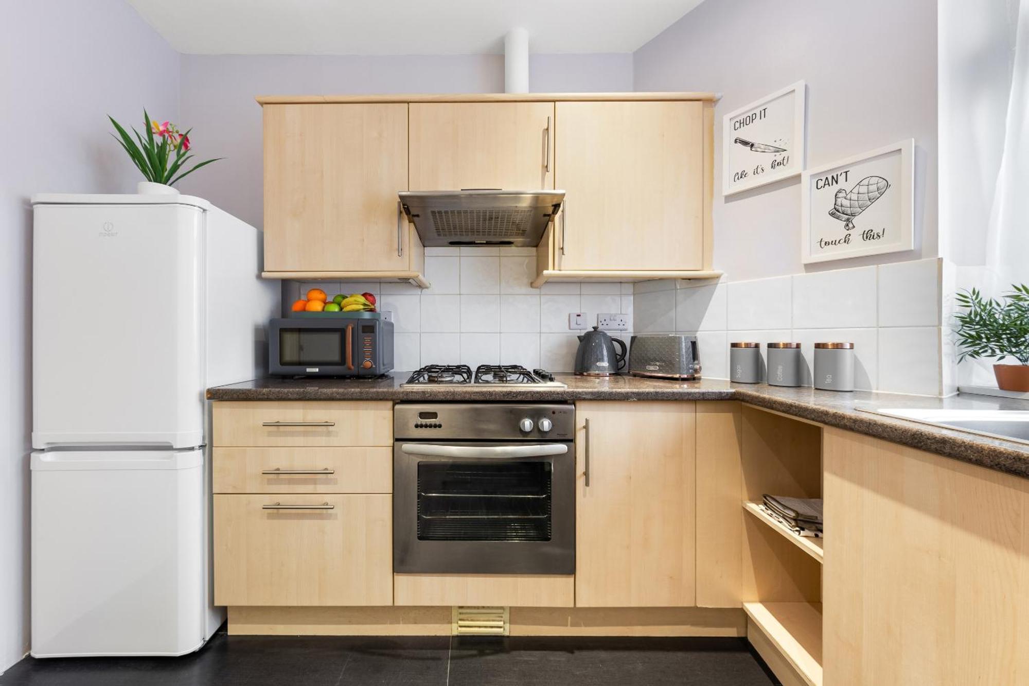 Elegant 2Br London Hideaway- King Bed, Sleeps 6 - Parking- Instant Book- 20 Percent Off Limited Time! Barnet Exterior foto